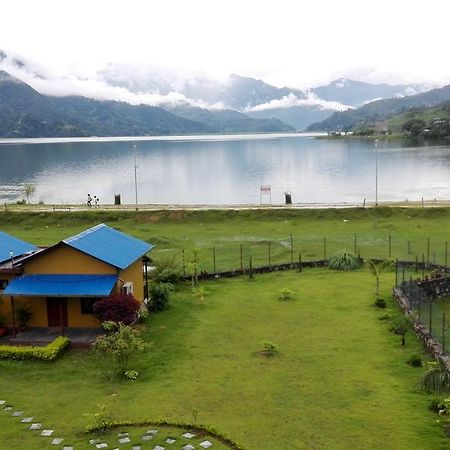 Hotel Lakefront Pokhara Kültér fotó