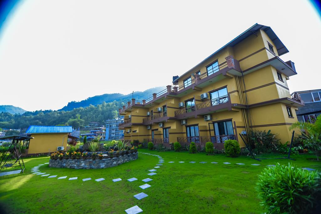 Hotel Lakefront Pokhara Kültér fotó