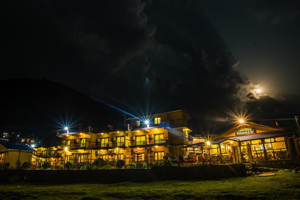 Hotel Lakefront Pokhara Kültér fotó