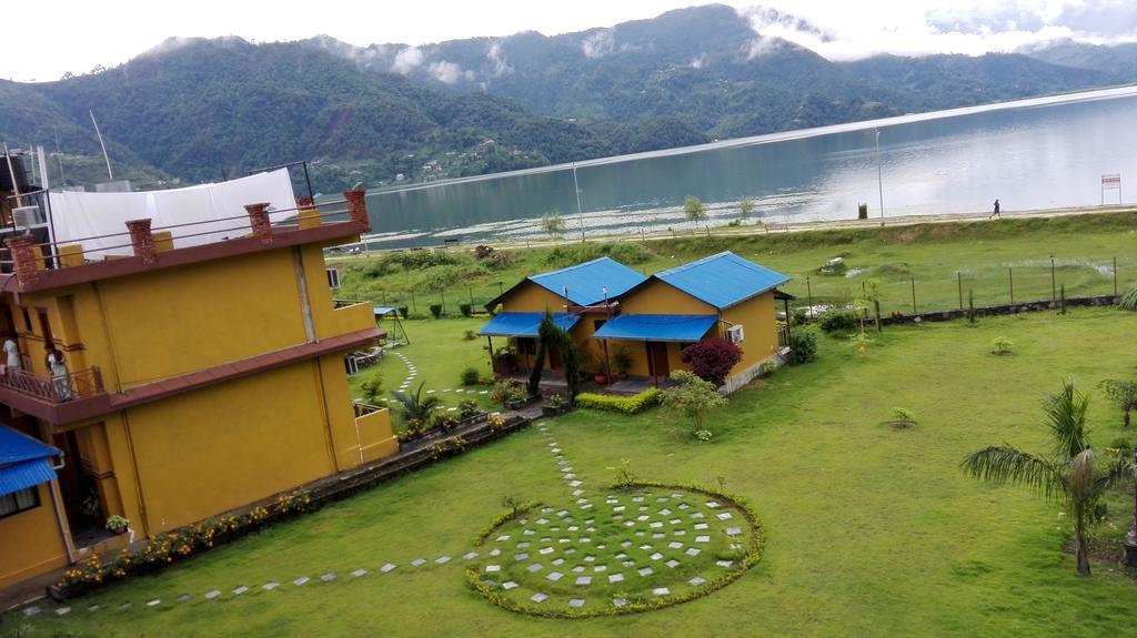 Hotel Lakefront Pokhara Kültér fotó