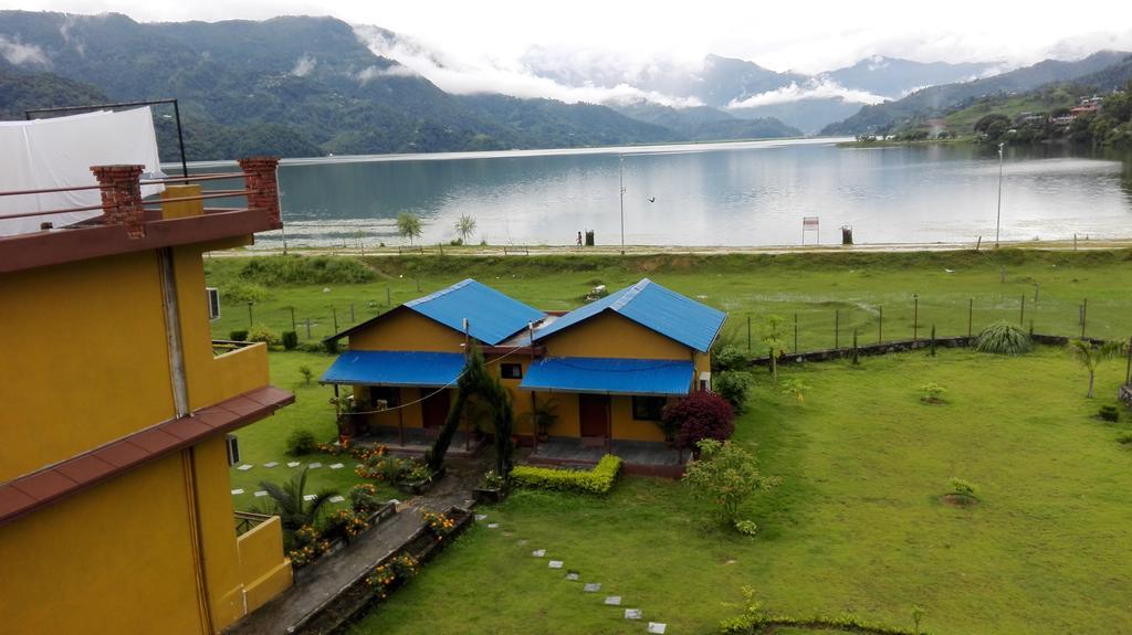 Hotel Lakefront Pokhara Kültér fotó