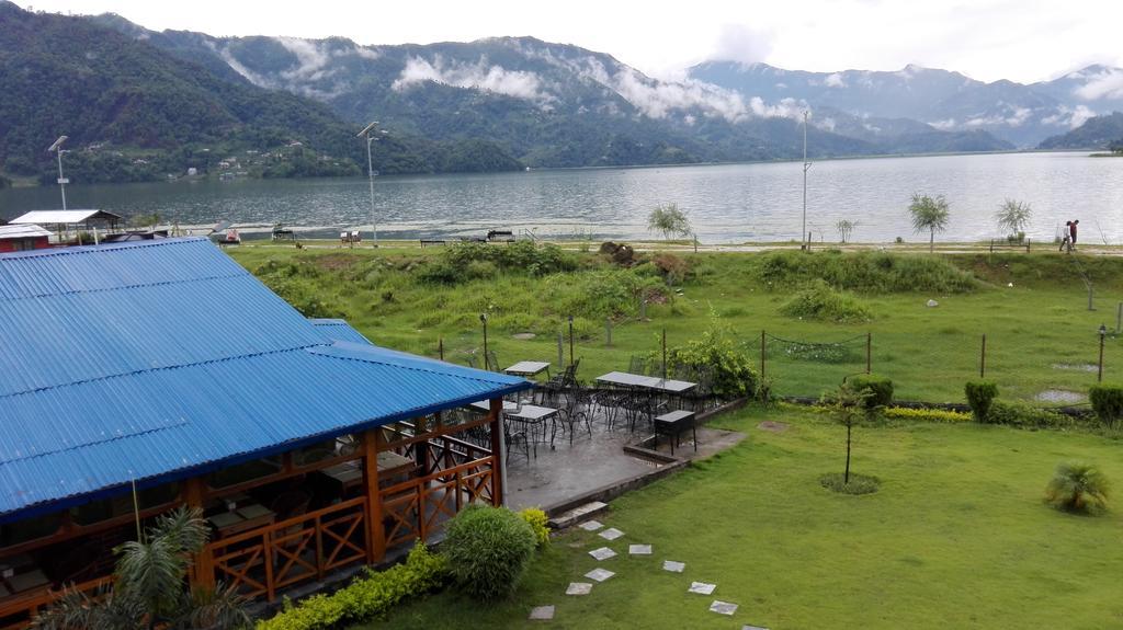 Hotel Lakefront Pokhara Kültér fotó