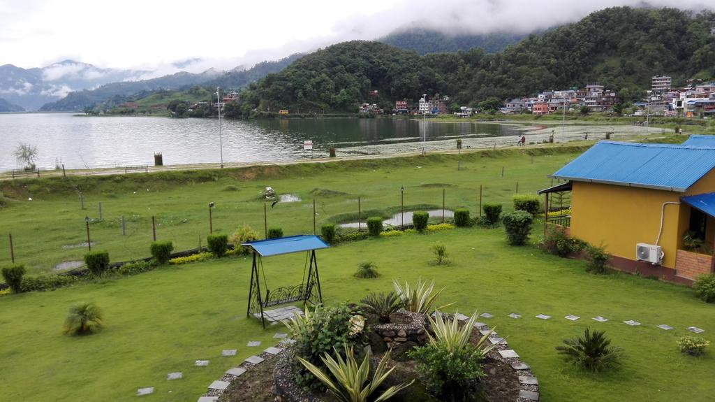 Hotel Lakefront Pokhara Kültér fotó