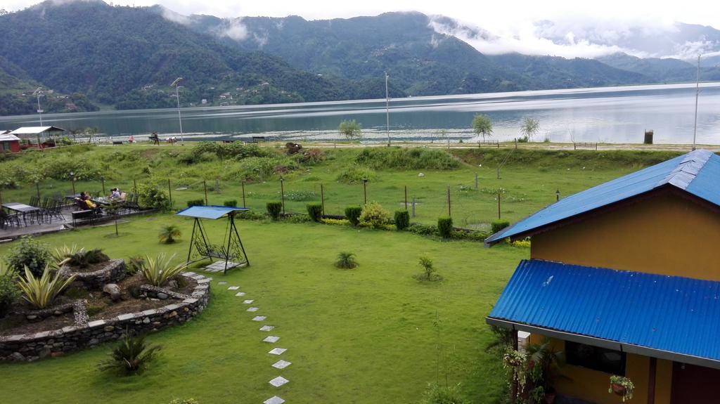 Hotel Lakefront Pokhara Kültér fotó